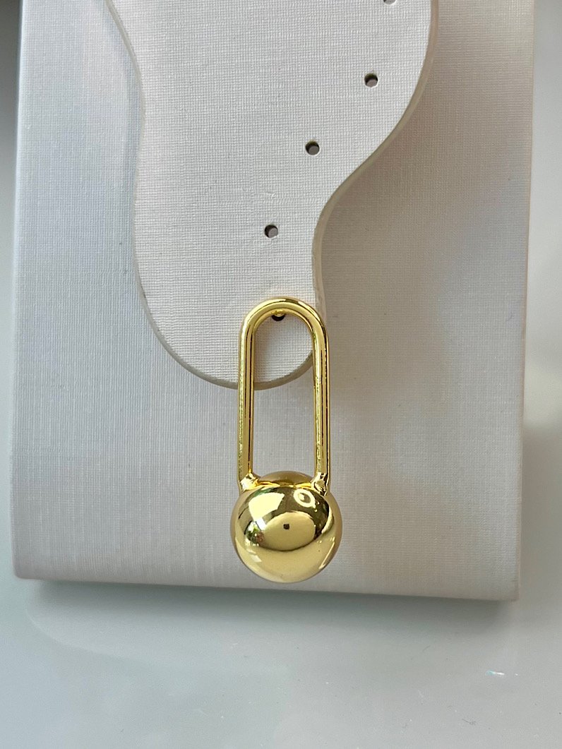 Brinco Alongado de Esfera Dourado