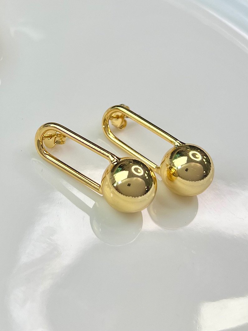 Brinco Alongado de Esfera Dourado