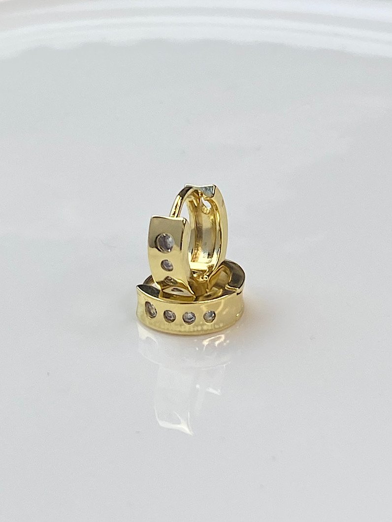 Brinco de Argola 4 zircônias Dourada