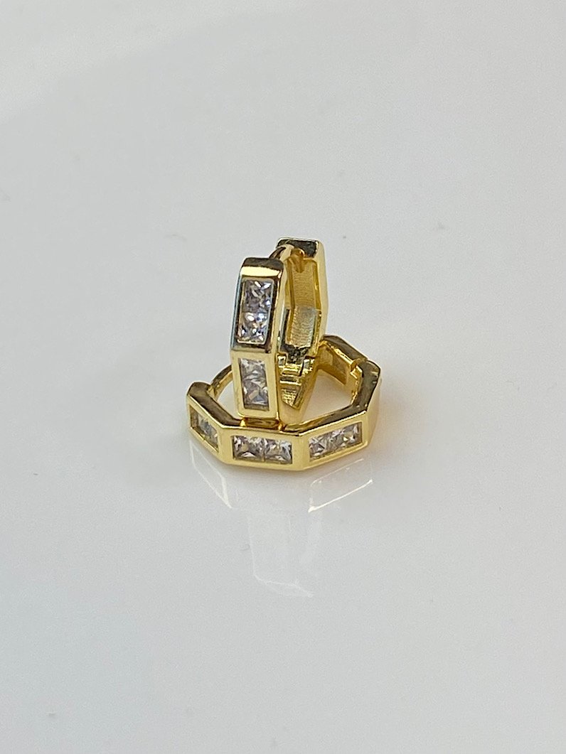 Brinco de Argola Cravejada Zircônia Dourada