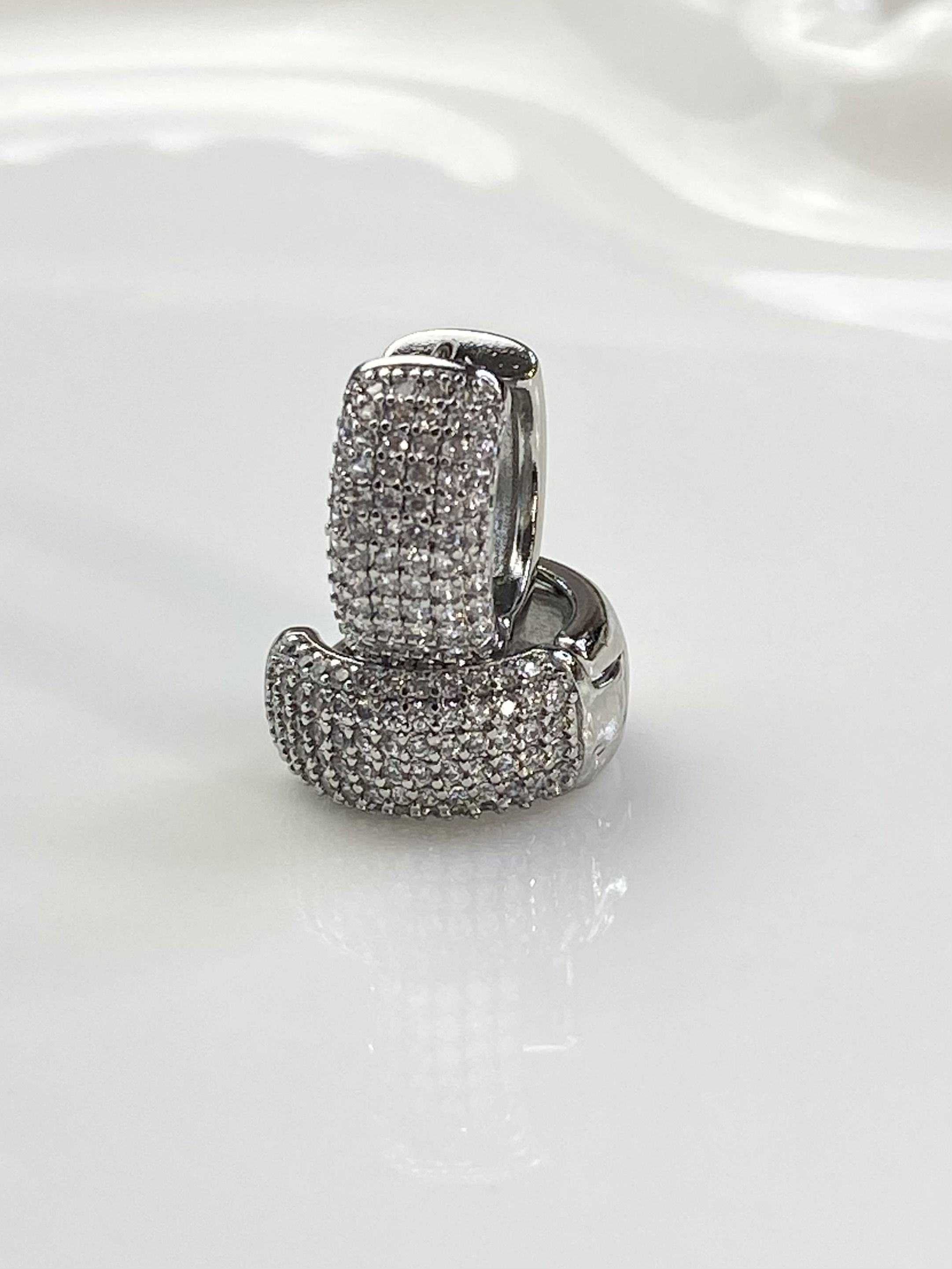 Brinco de Argola Média Cravejada Prata