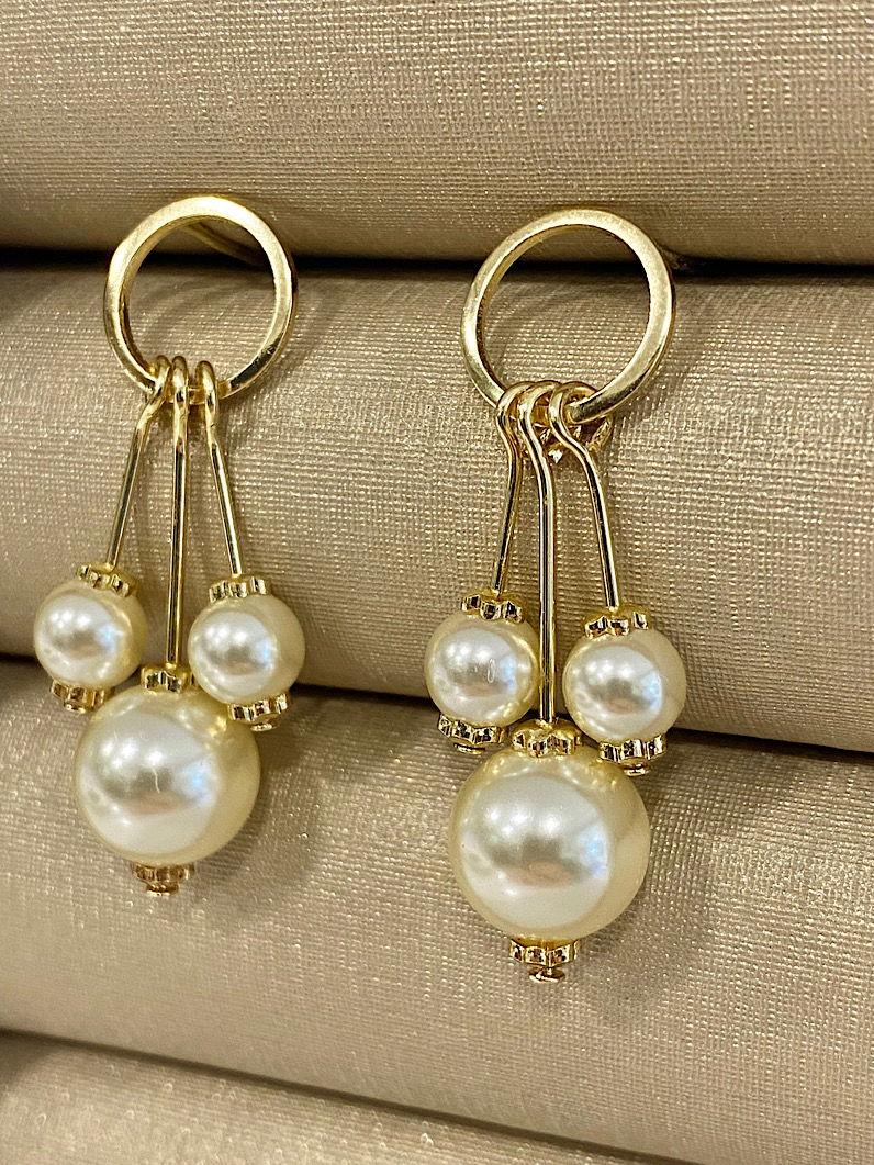 Brinco Folheado Argola de Pérolas Dourado