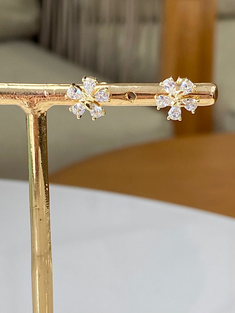 Brinco Folheado de Florzinha com Zircônia