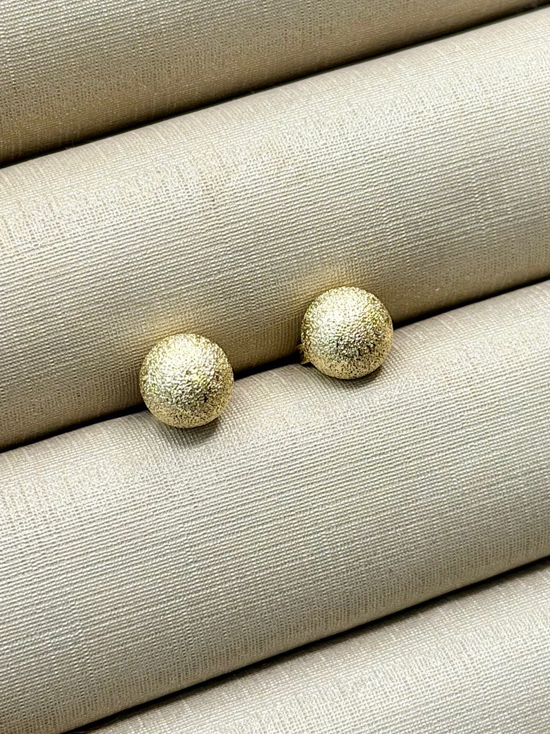 Brinco Folheado Pequeno Redondo Dourado