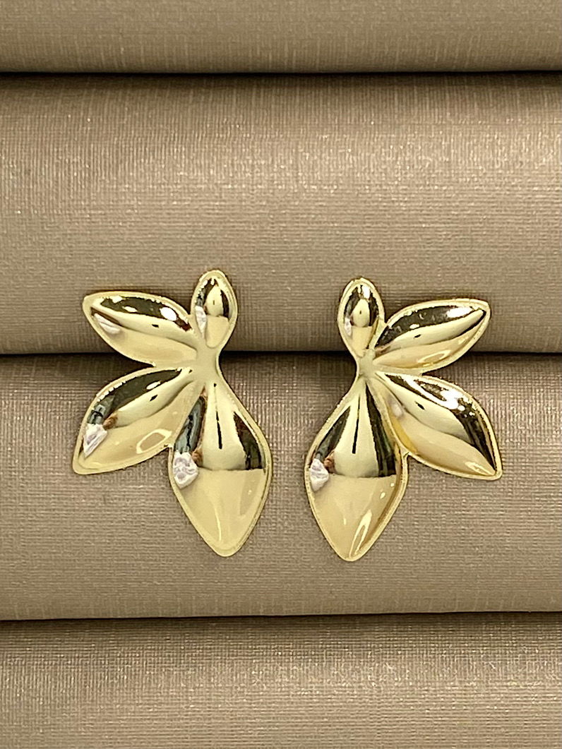 Brinco Folheado Pétalas de Folha Dourado