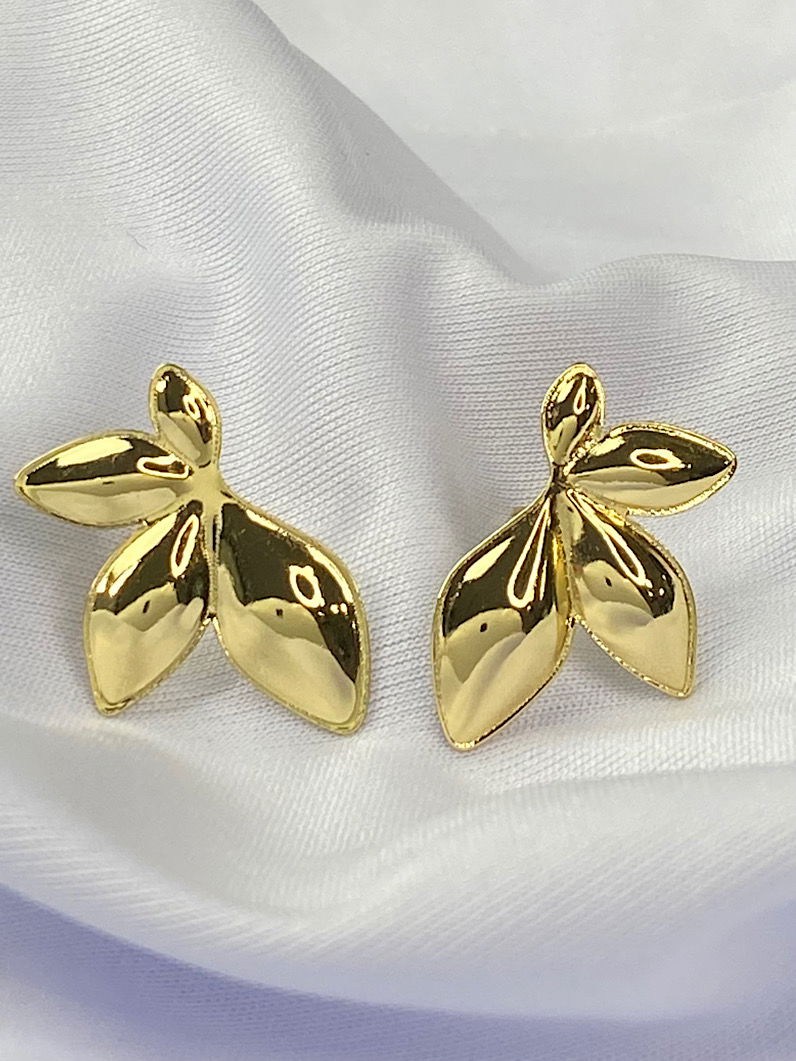 Brinco Folheado Pétalas de Folha Dourado