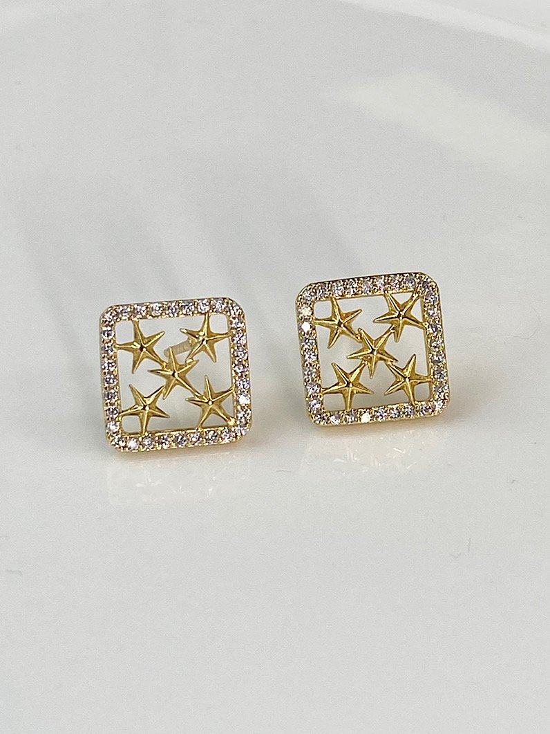Brinco Folheado Quadrado de Estrelas Cravejadas Dourado