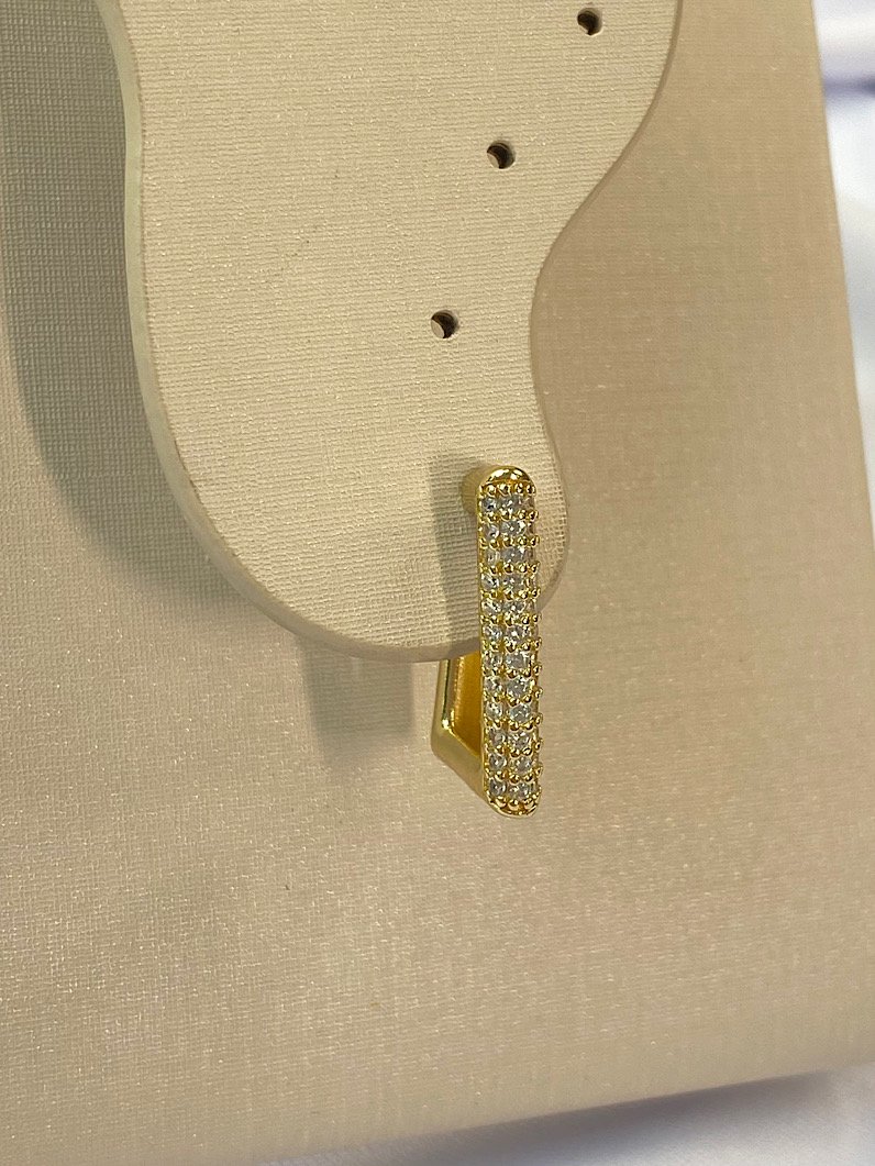Brinco Folheado Retangular Cravejado Dourado