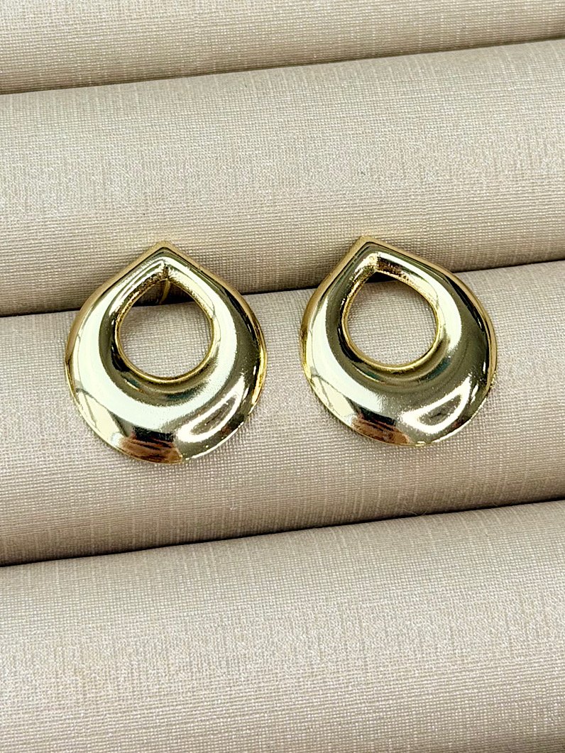 Brinco Formato Gota Dourado