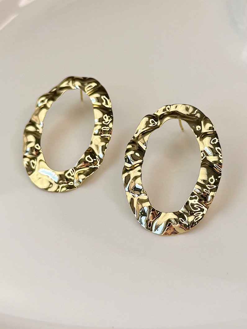Brinco Redondo Orgânico Dourado