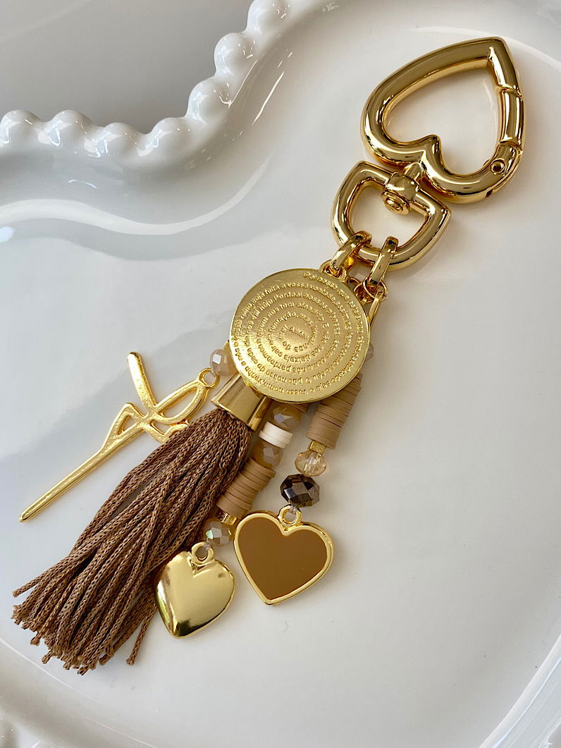 Chaveiro Bege Oração do Pai Nosso Dourado