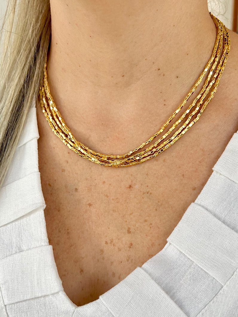 Colar 4 voltas Canutilhos Fecho Imã