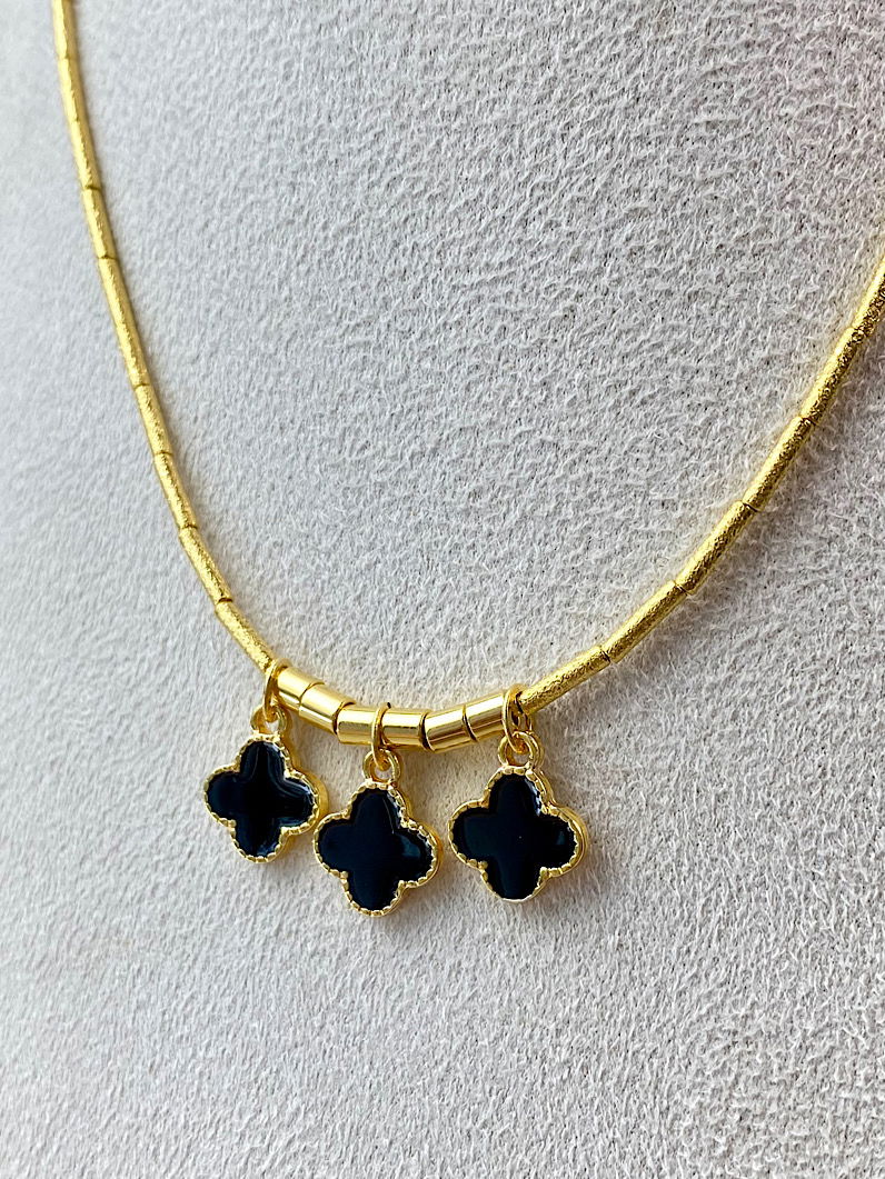 Colar Canutilhos de Trevos Dourados