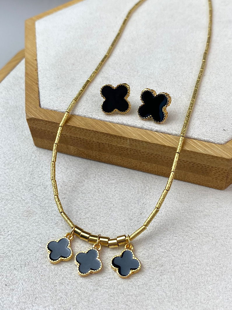 Colar Canutilhos de Trevos Dourados