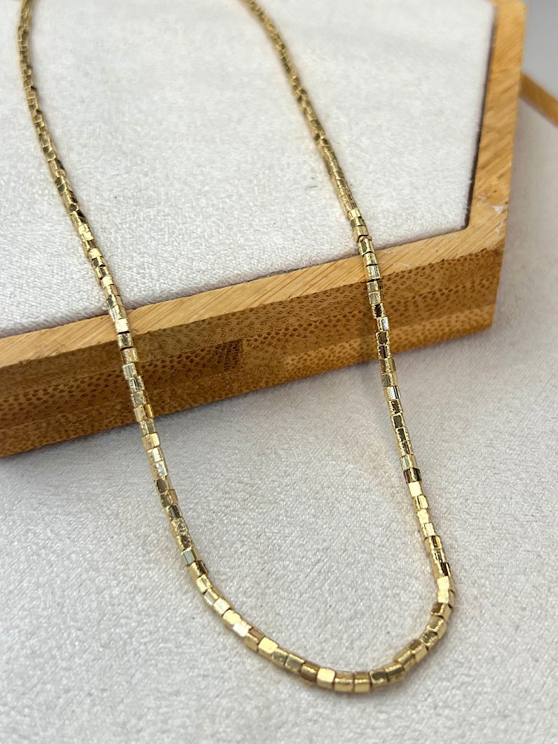 Colar Choker de Canutilhos Quadrados