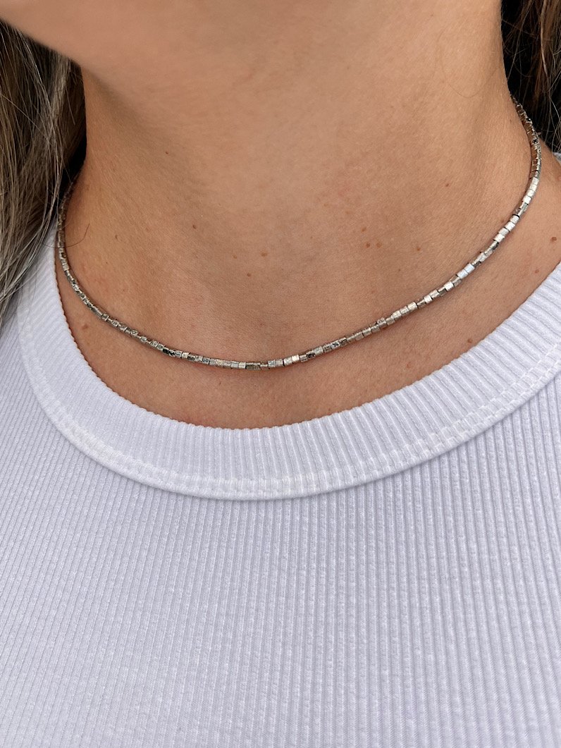 Colar Choker de Canutilhos Quadrados - Prata