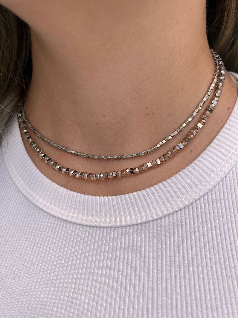 Colar Choker de Canutilhos Quadrados