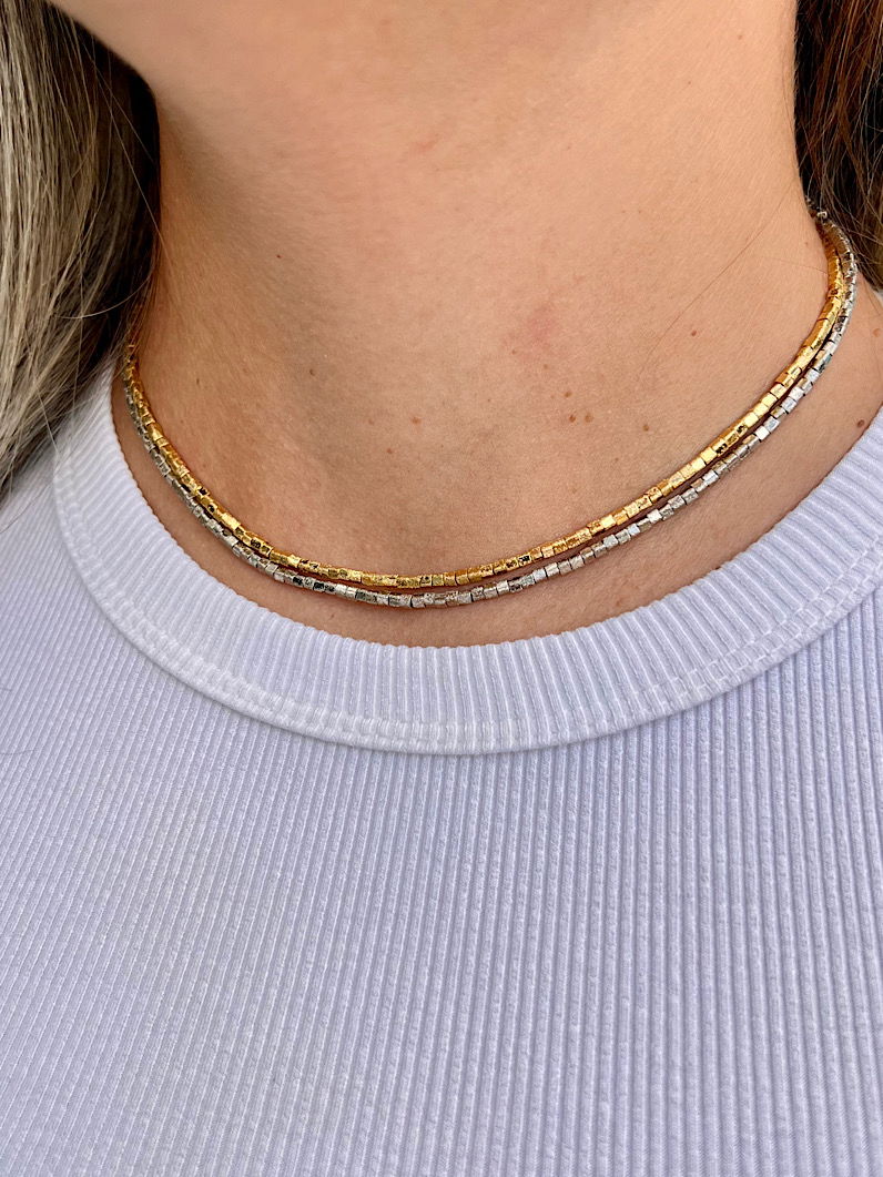 Colar Choker de Canutilhos Quadrados