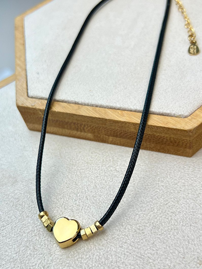 Colar Choker Miriam Preto Pingente Coração