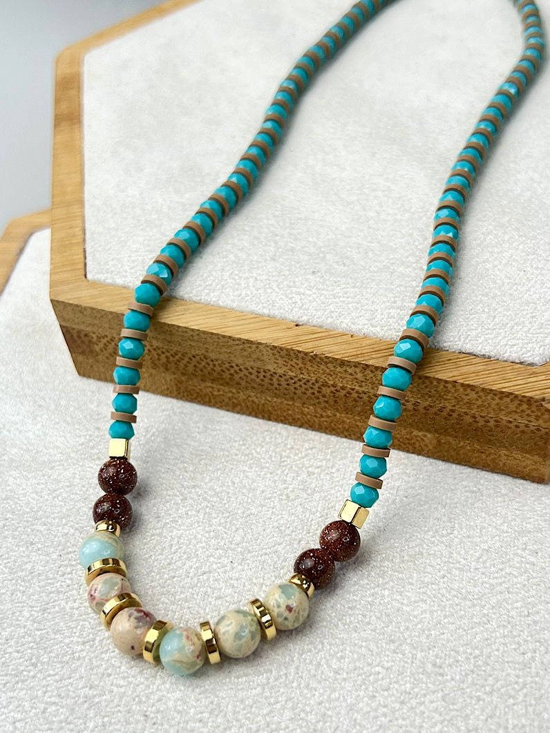 Colar Choker Pedra Jaspe Imperial e Pedra do Sol Dourada