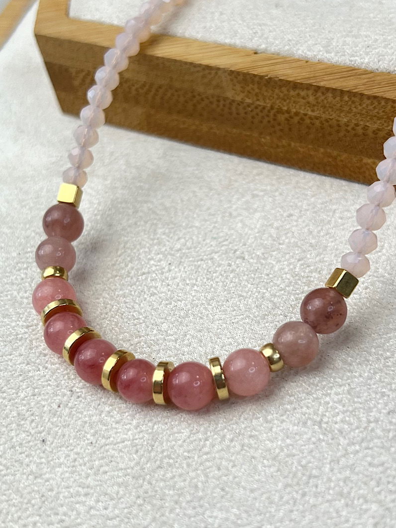 Colar Choker Pedra Rodocrosita Dourada