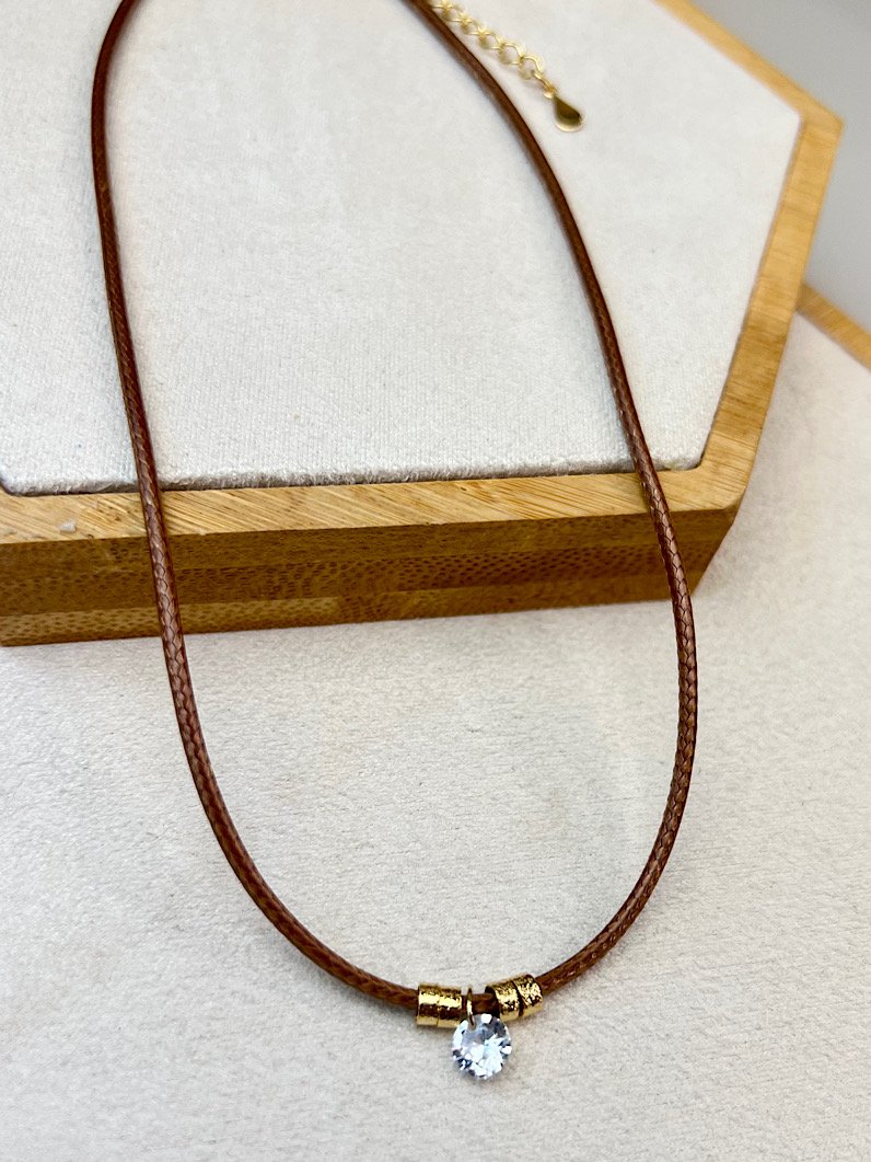 Colar Choker Renata Marrom Ponto de Luz