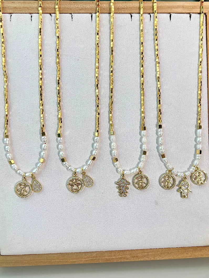 Colar de Pérola e Canutilhos Pingentes Filhos Personalizado