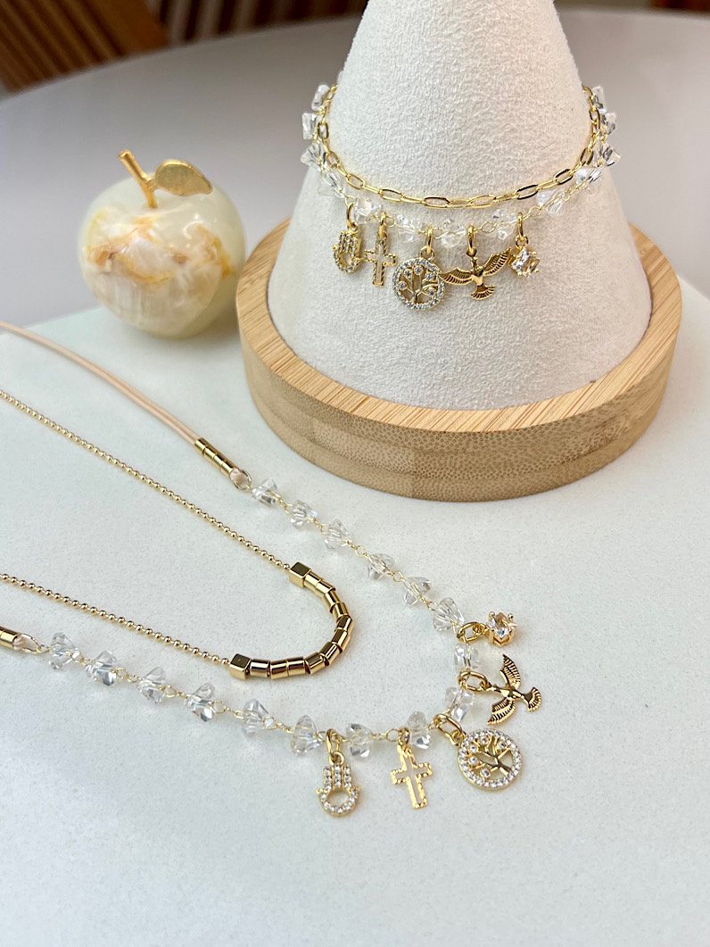 Colar Duplo Zoe de Cristais de Vidro e Pingente