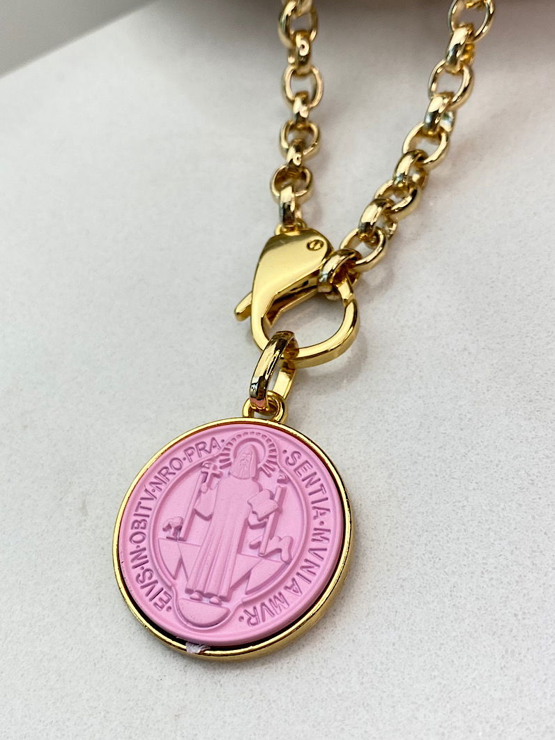 Colar Flávia Pingente São Bento Dourado