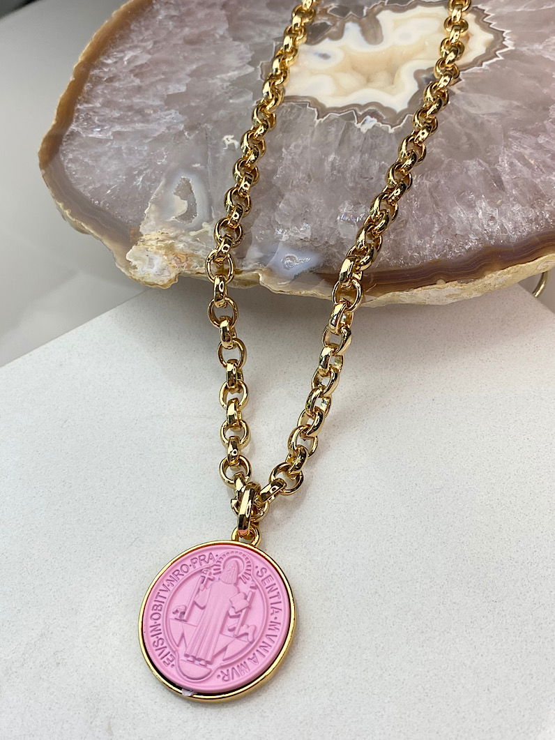 Colar Flávia Pingente São Bento Dourado