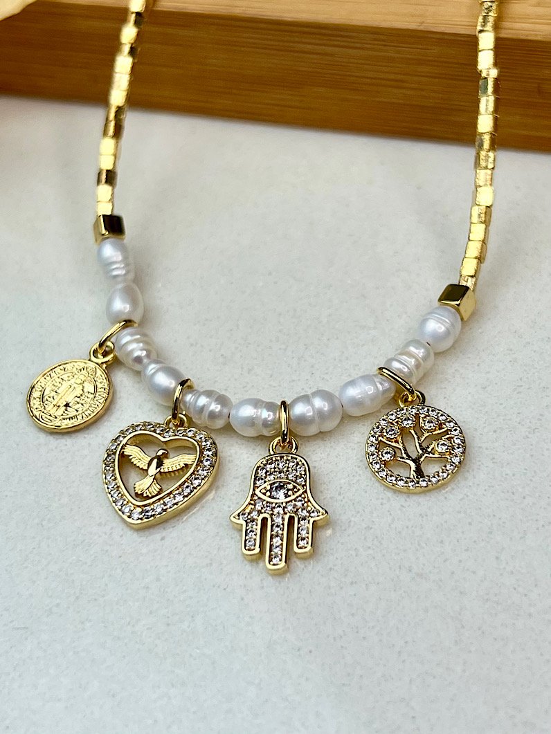 Colar Rute de Pérola e Canutilhos Pingentes Religiosos