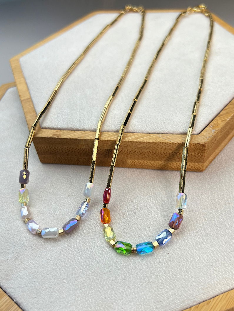 Colar Talita de Canutilhos e Cristais Dourados