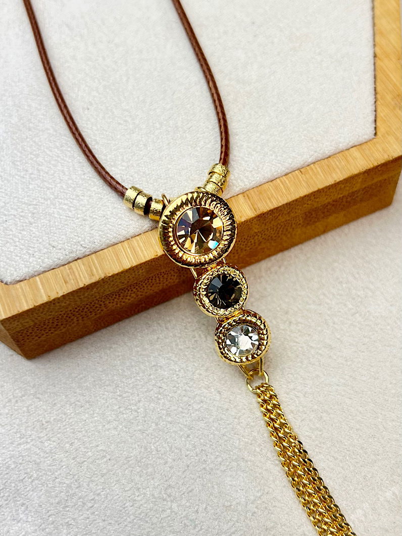 Colar Tati Ajustável de Strass Dourado