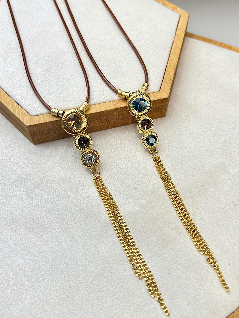 Colar Tati Ajustável de Strass Dourado