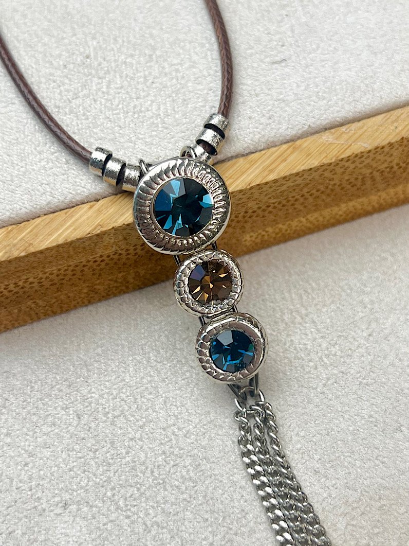 Colar Tati Ajustável de Strass Prata