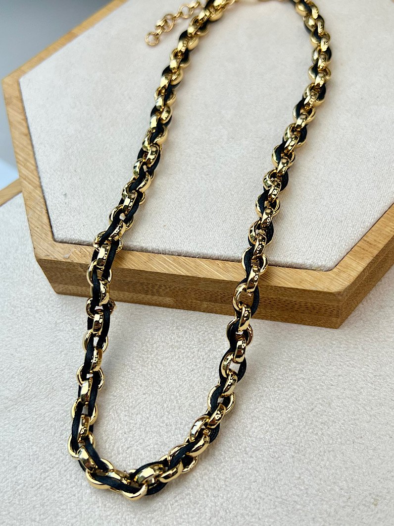 Kit Colar e Pulseira Corrente e Fio Preto