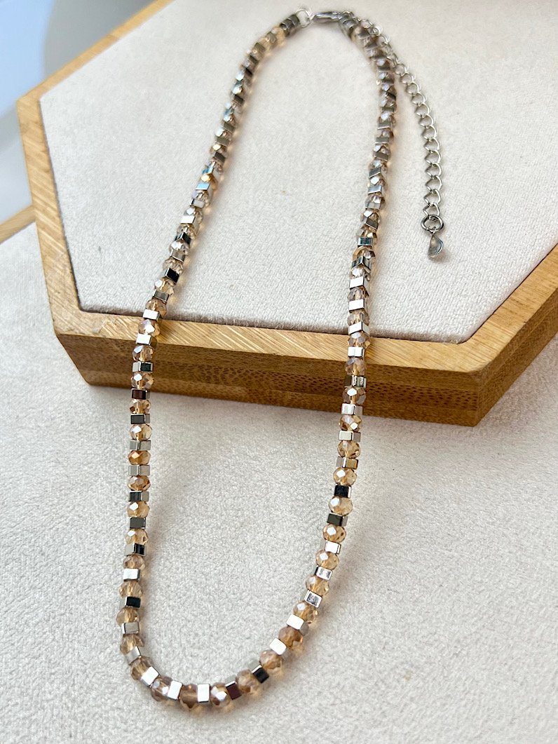 Kit Colar e Pulseira de Cristais Bege