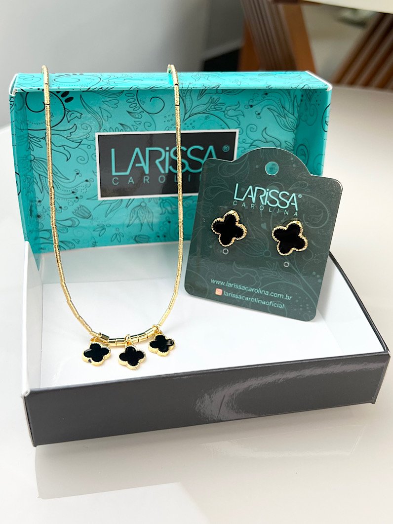 Kit Colar e Brinco de Trevo Dourado - Preto