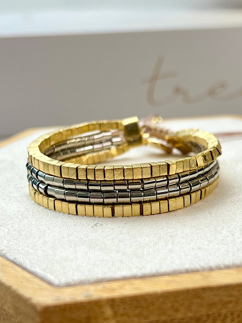 Pulseira Ajustável 4 tiras Canutilhos Quadrados