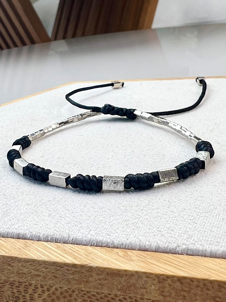 Pulseira Ajustável 7 Nós de Proteção Prata