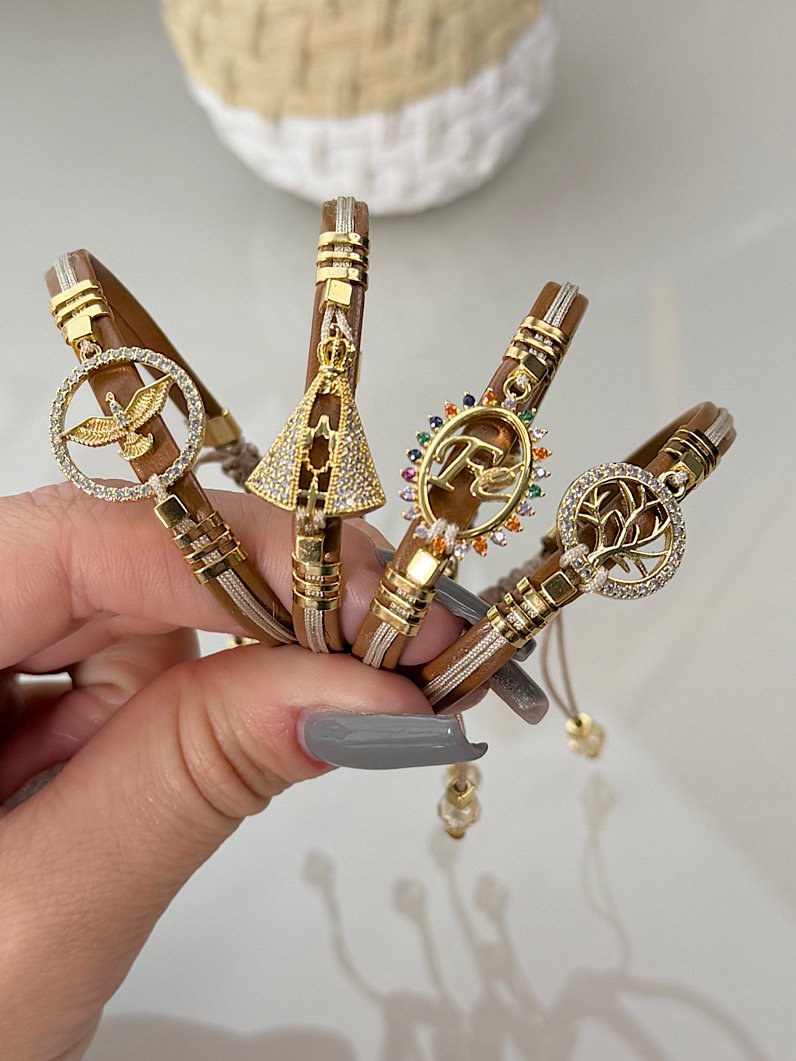 Pulseira Ajustável de Couro Pingente Espirito Santo