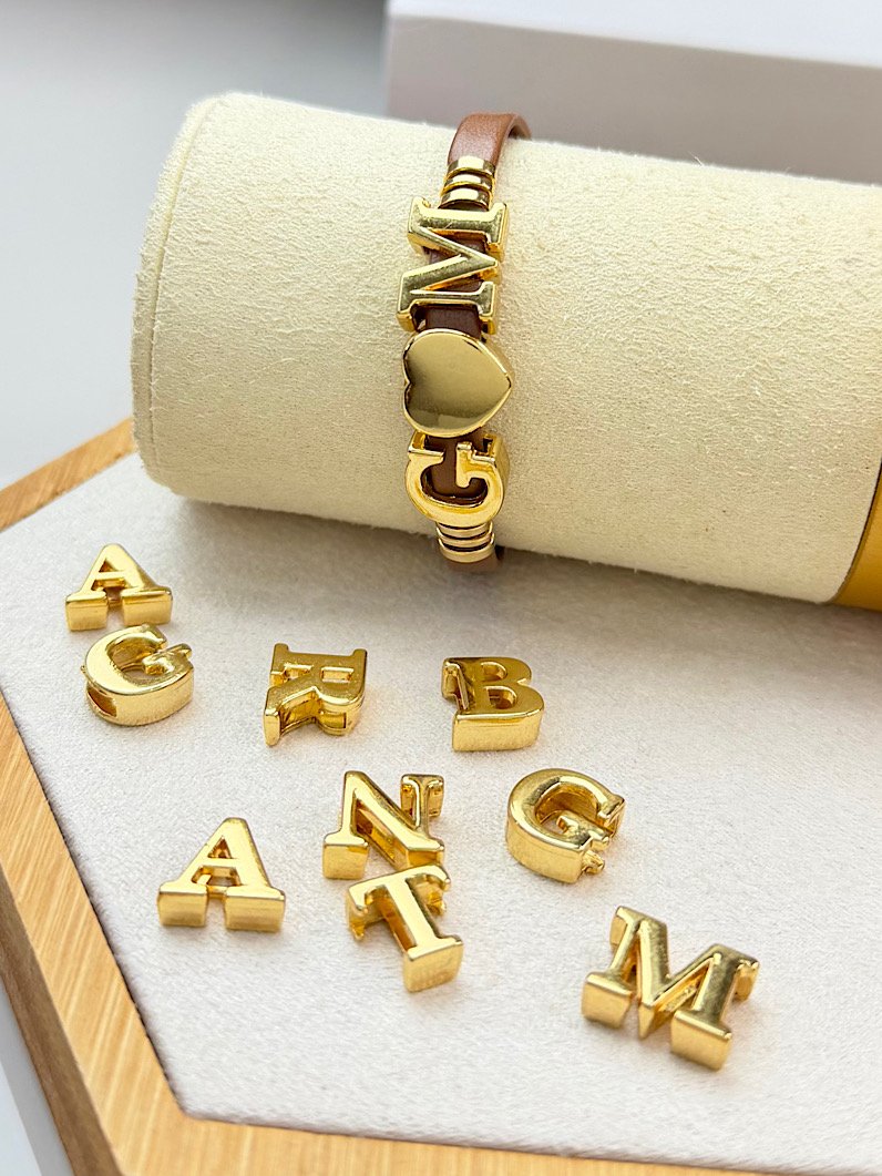 Pulseira Ajustável Duas Letras com Coração Personalizada
