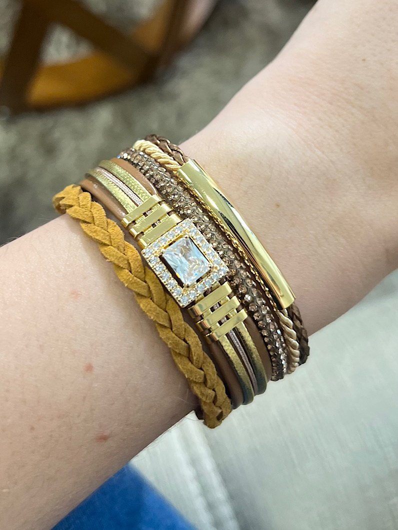 Pulseira Ajustável Isis Brilhante de Zircônia - Dourado