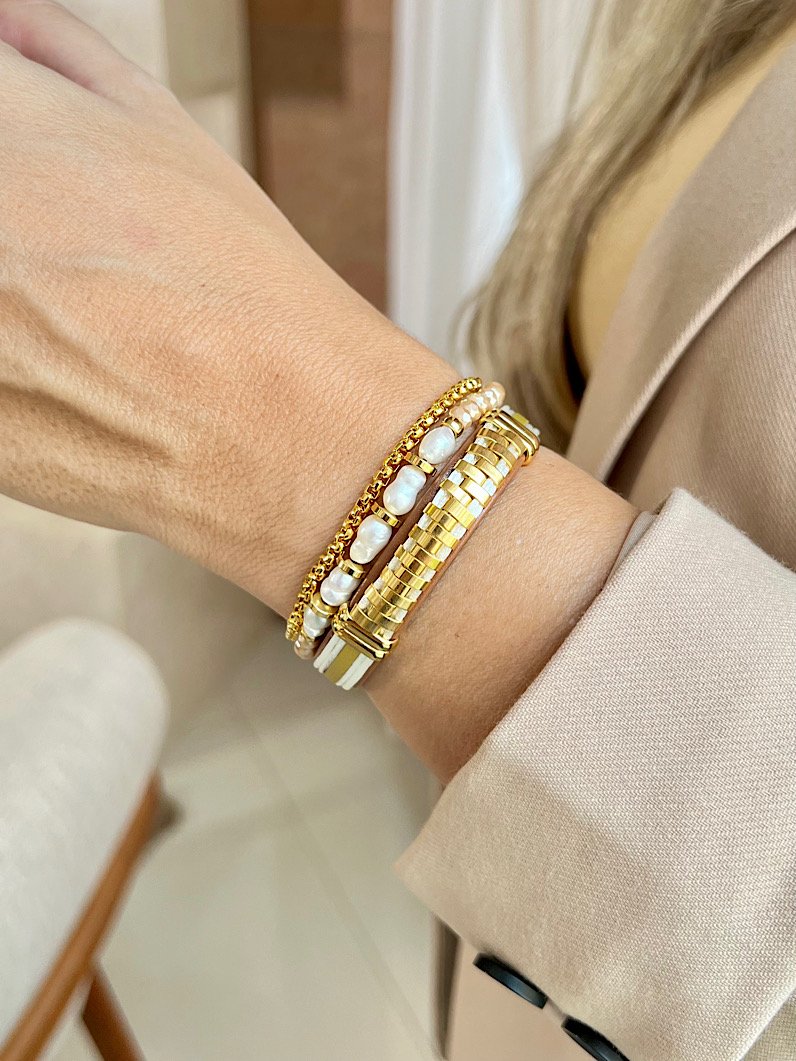 Pulseira Dupla Any Bege Pérola de Água Doce Dourada