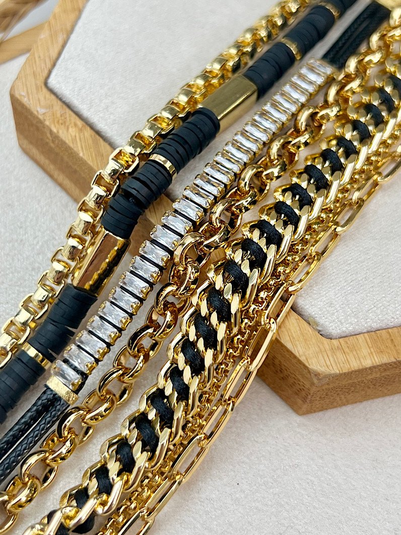 Pulseira Imã Carmela Fimos e Zircônias Douradas