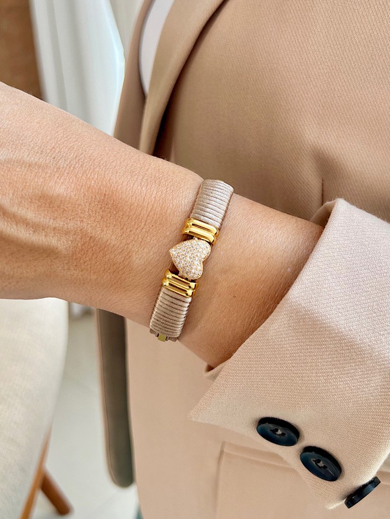 Pulseira Imã Giulia Coração Zircônias Douradas - Marrom