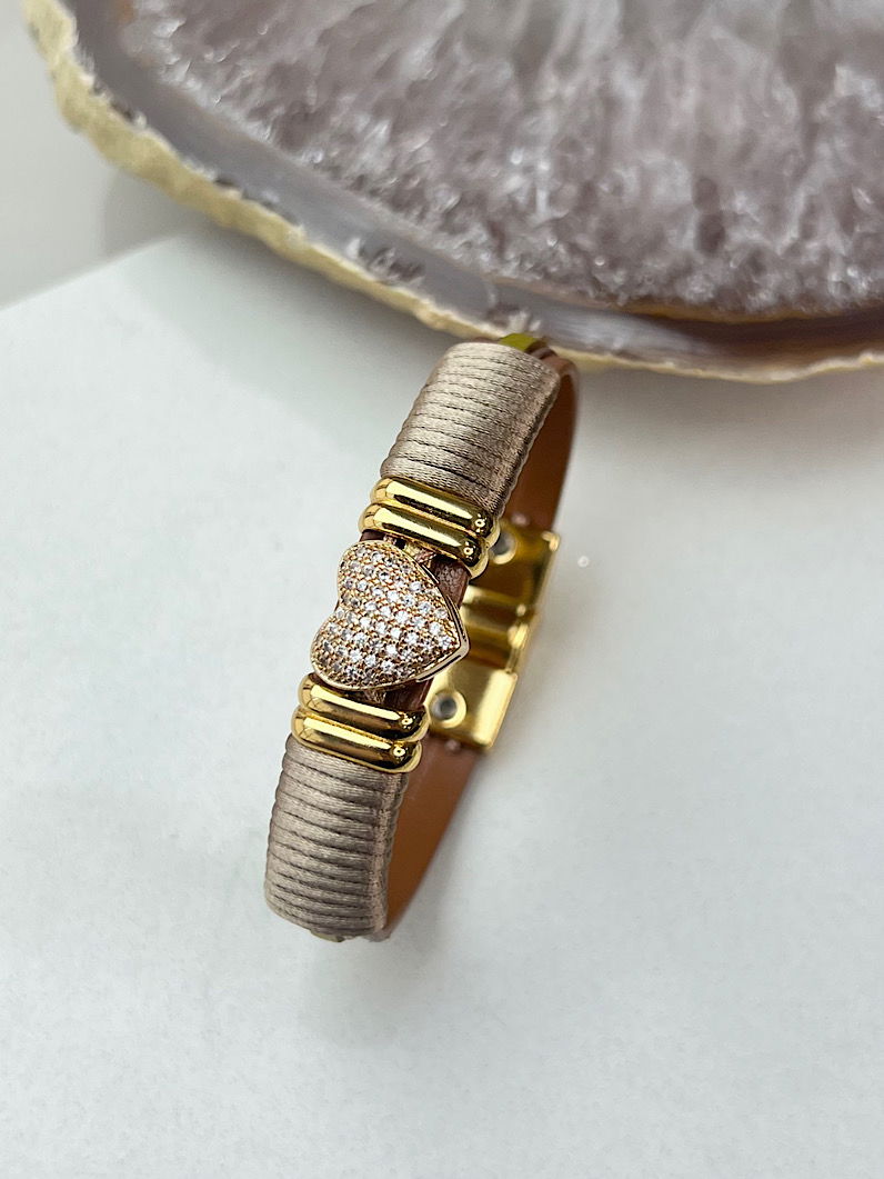 Pulseira Imã Giulia Coração Zircônias Douradas