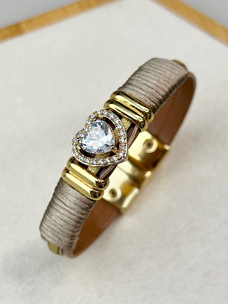 Pulseira Imã Giulia Coração Zircônias Douradas