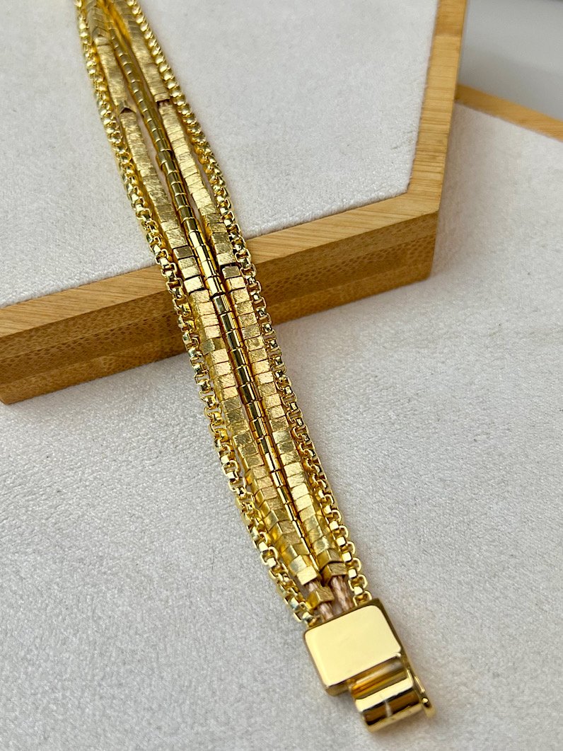 Pulseira Imã Julie Canutilhos Quadrados