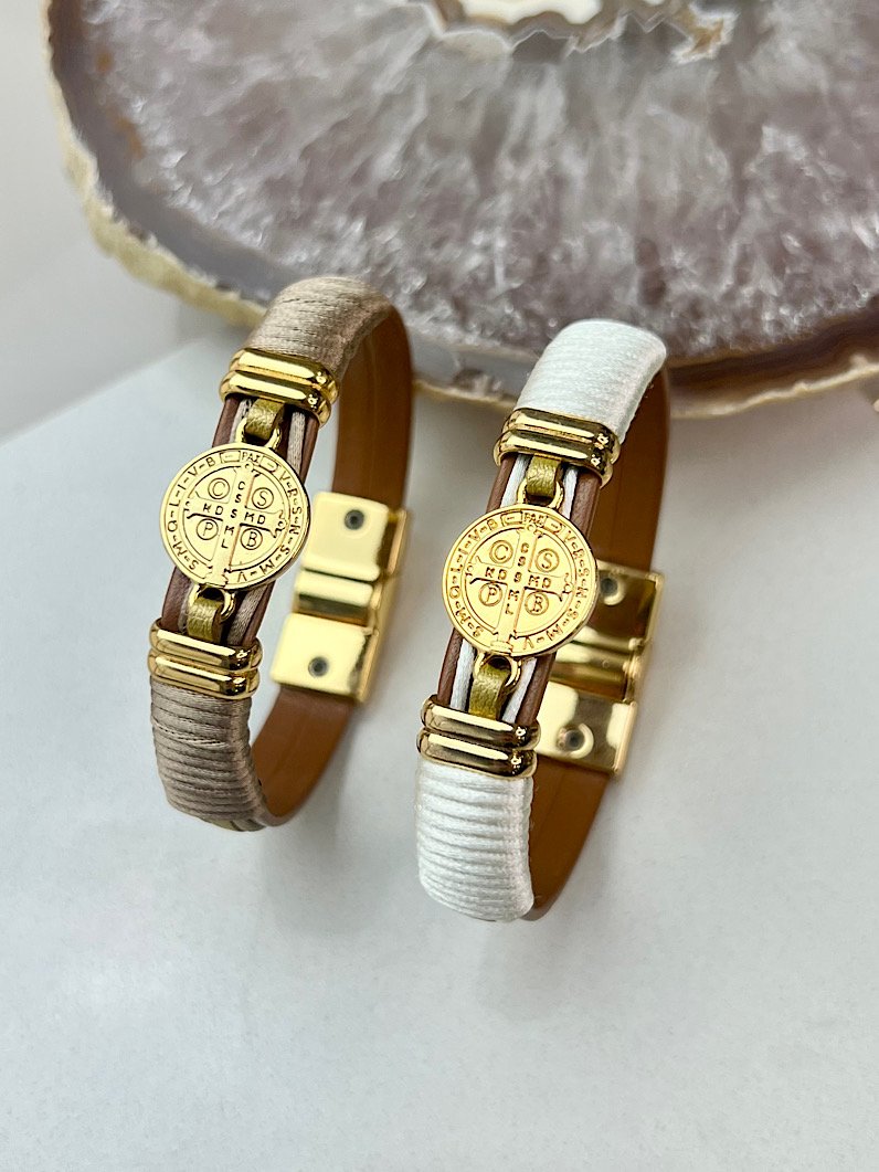 Pulseira Imã Lena Medalha de São Bento Dourada